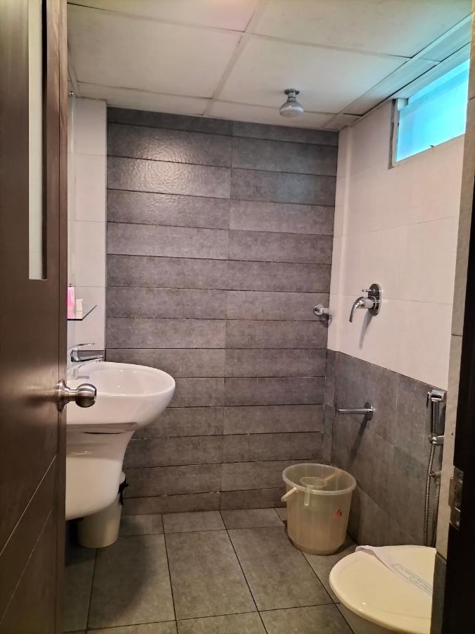 Saas Residency Hotel Кожикод Екстериор снимка