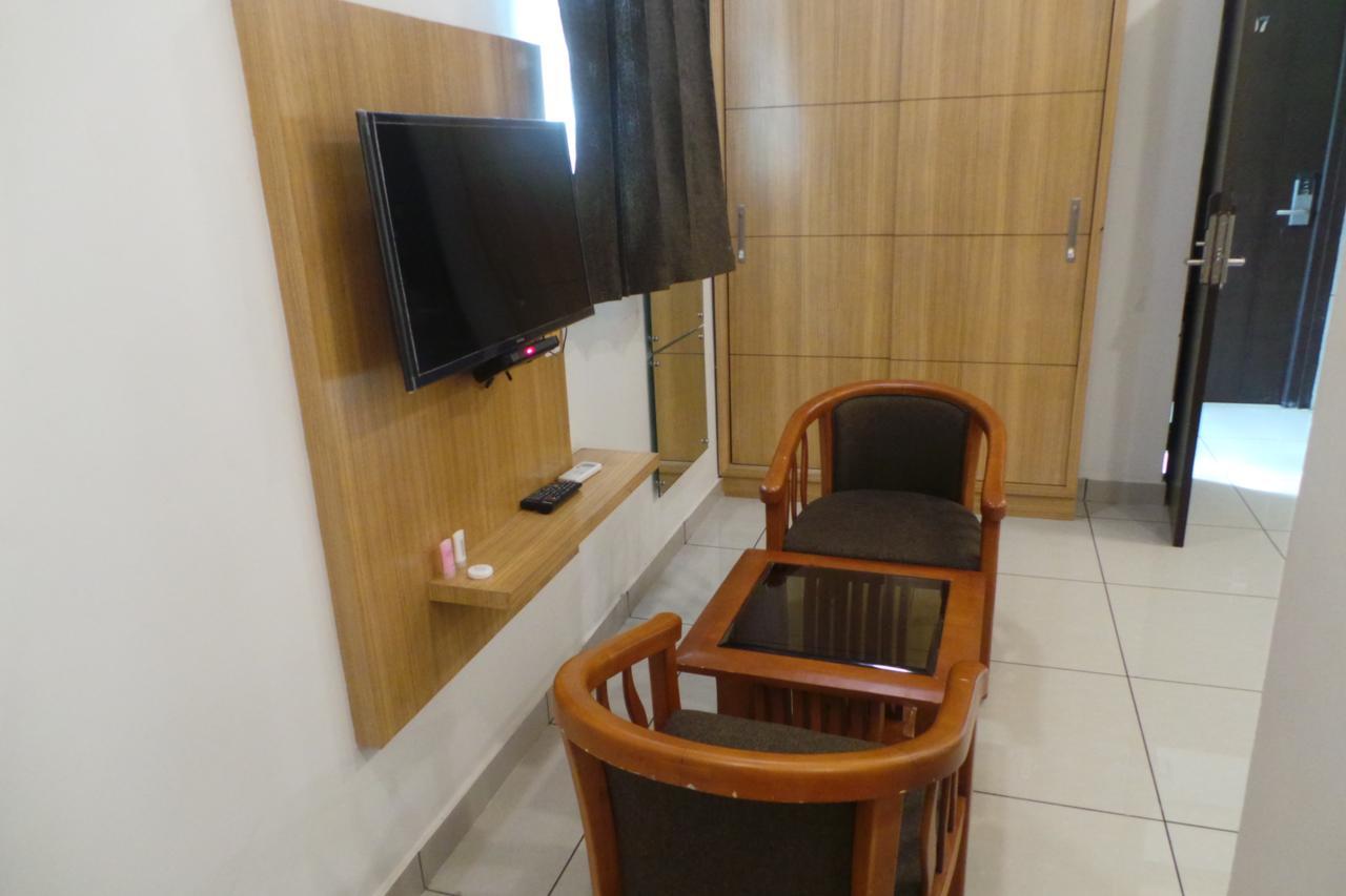 Saas Residency Hotel Кожикод Екстериор снимка