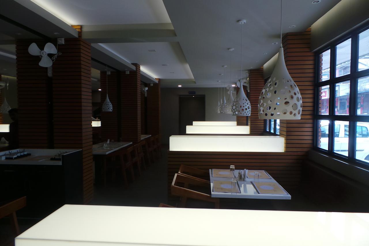 Saas Residency Hotel Кожикод Екстериор снимка