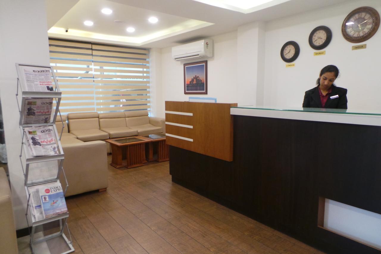 Saas Residency Hotel Кожикод Екстериор снимка
