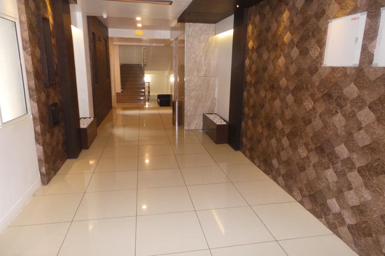 Saas Residency Hotel Кожикод Екстериор снимка