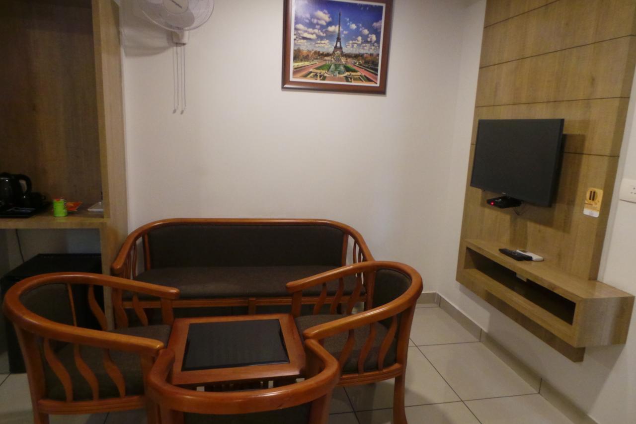 Saas Residency Hotel Кожикод Екстериор снимка
