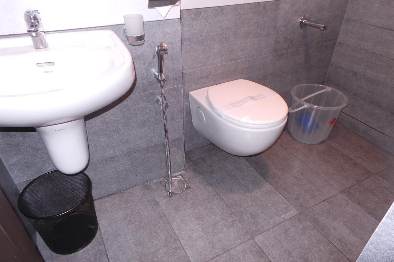 Saas Residency Hotel Кожикод Екстериор снимка