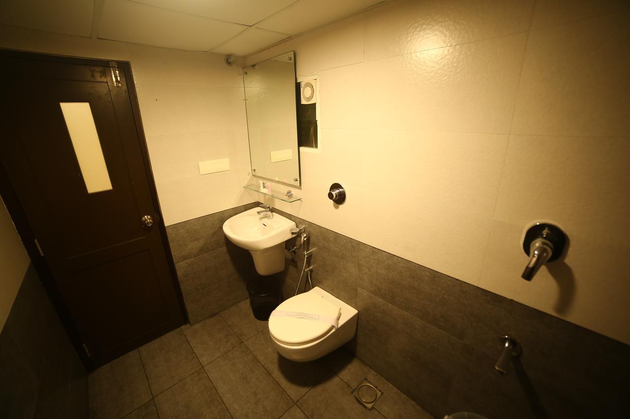 Saas Residency Hotel Кожикод Екстериор снимка