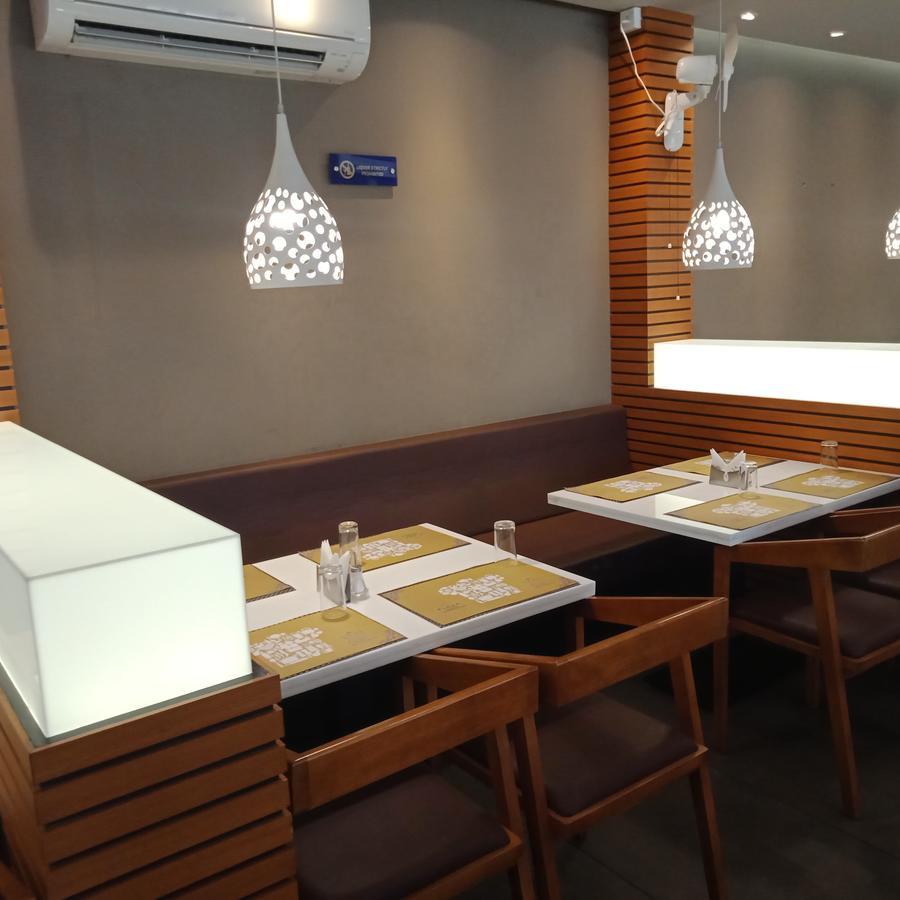 Saas Residency Hotel Кожикод Екстериор снимка