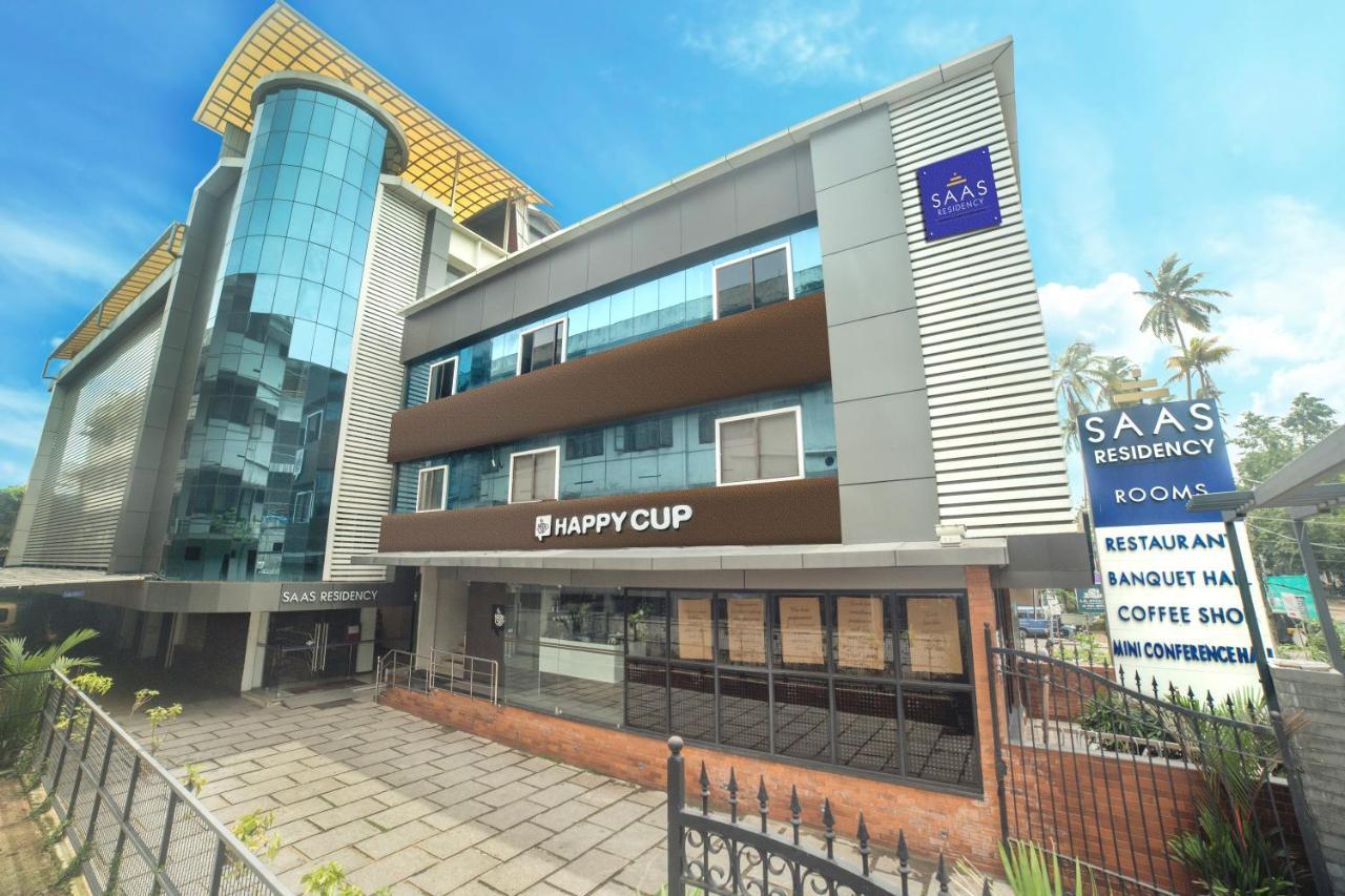 Saas Residency Hotel Кожикод Екстериор снимка